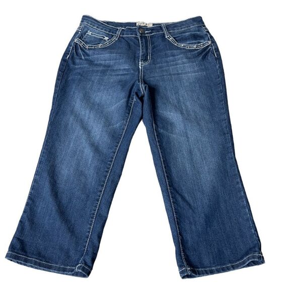 Earl Jean Women’s Embellished Capri Jeans Size 8 - Picture 1 of 9